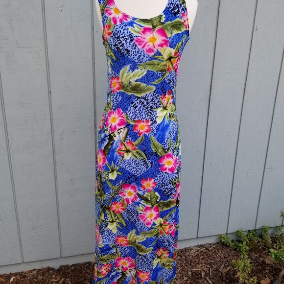 Amanda Dresses & Skirts - Vintage Amanda Floral Maxi Dress